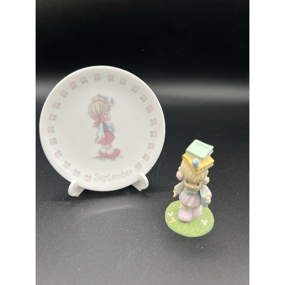 📚 Precious Moments 1989 Monthly Miniature–September Girl w/ Books & Plate
